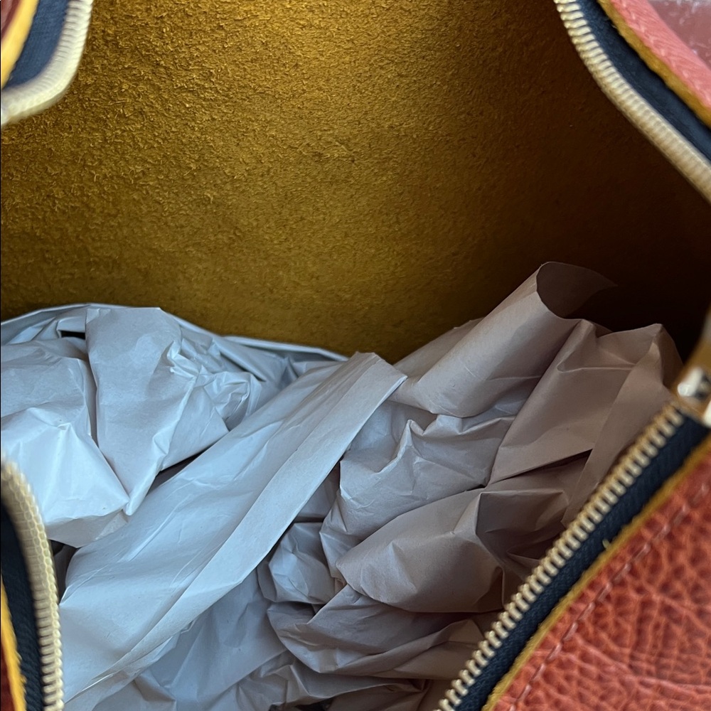 Portland Leather Goods Aspen Shoulder Bag in Sienna Pebbled Leather - Picture 9 of 11